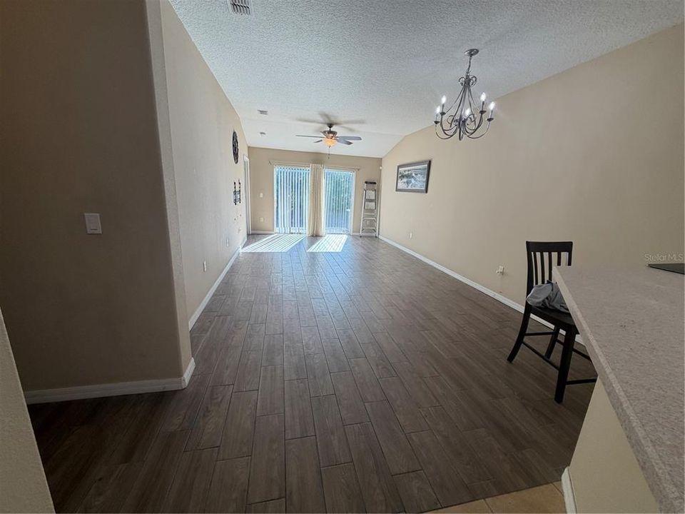 En Venta: $230,000 (2 camas, 2 baños, 1130 Pies cuadrados)