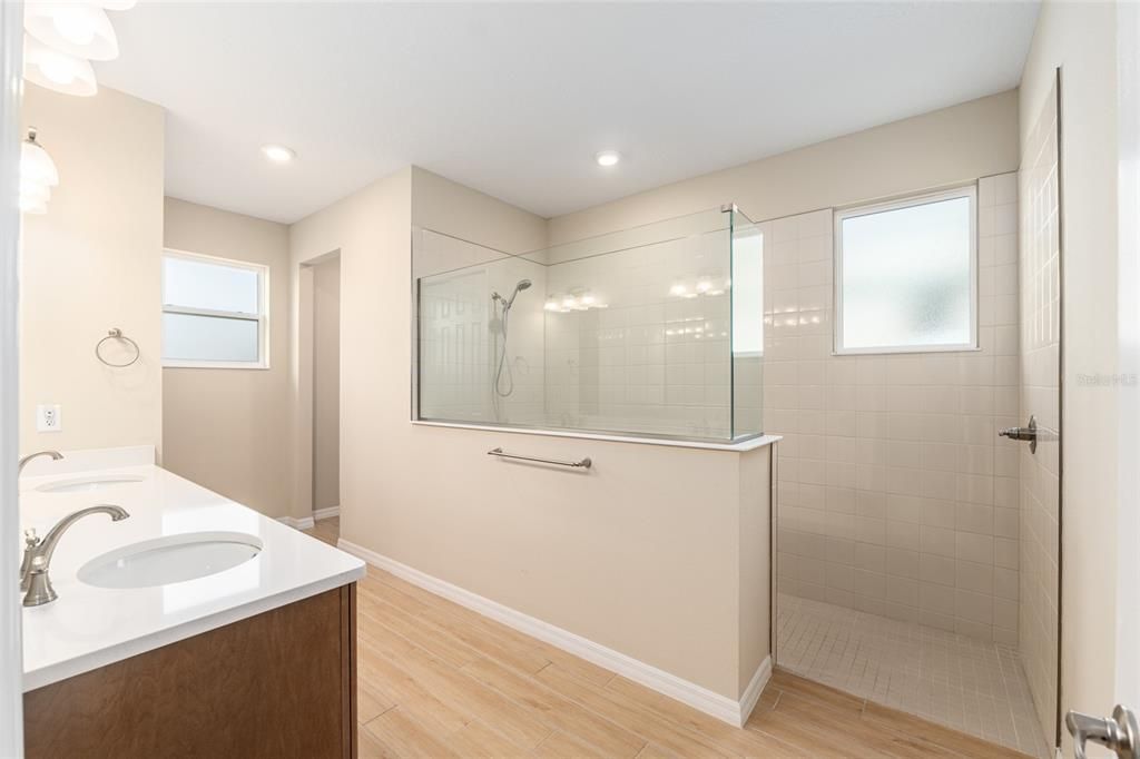 待售: $525,000 (2 贝兹, 2 浴室, 2963 平方英尺)