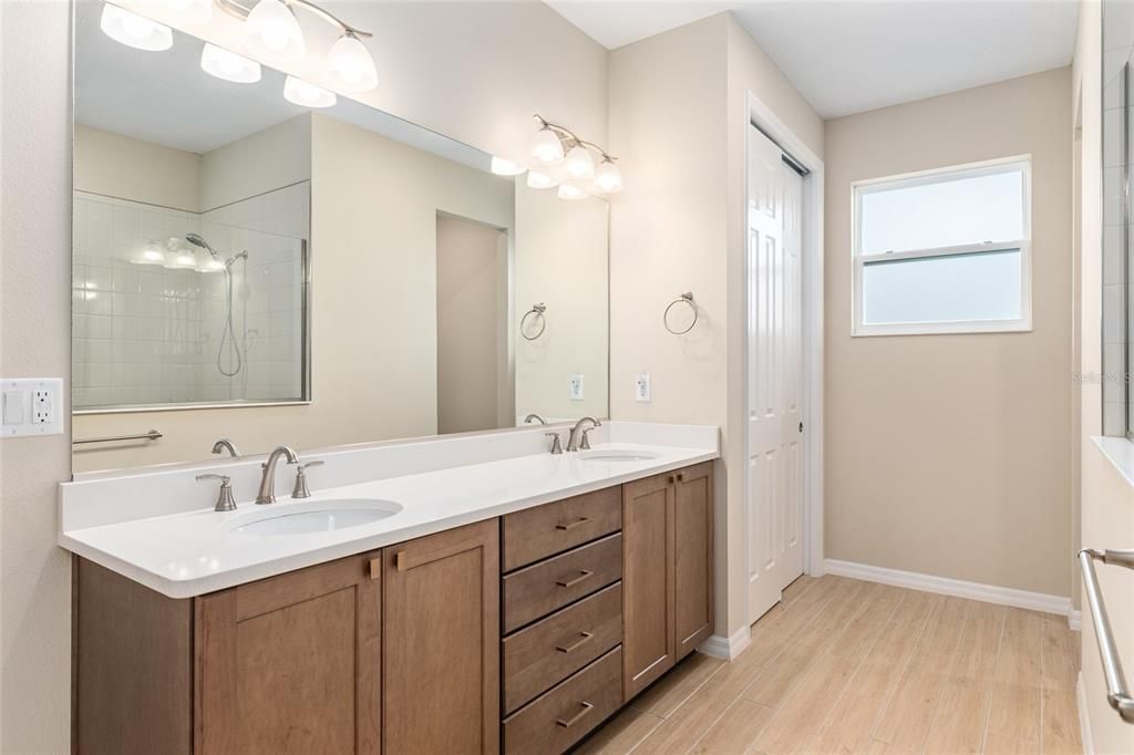 待售: $525,000 (2 贝兹, 2 浴室, 2963 平方英尺)