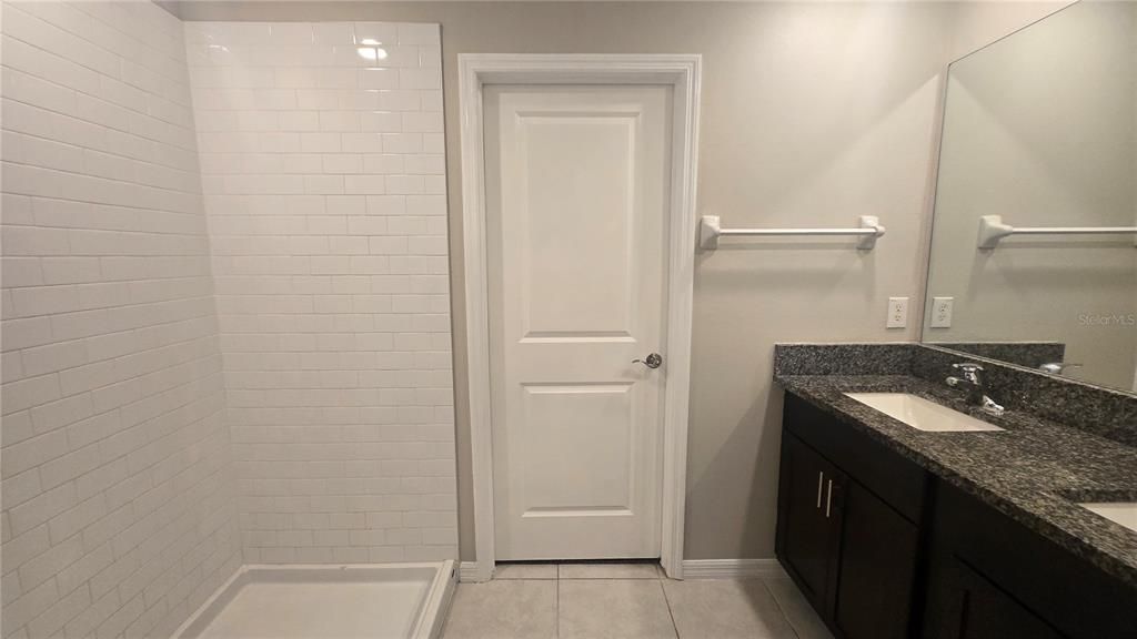 For Sale: $359,999 (4 beds, 2 baths, 1914 Square Feet)