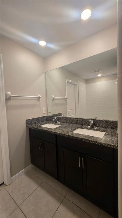 For Sale: $359,999 (4 beds, 2 baths, 1914 Square Feet)