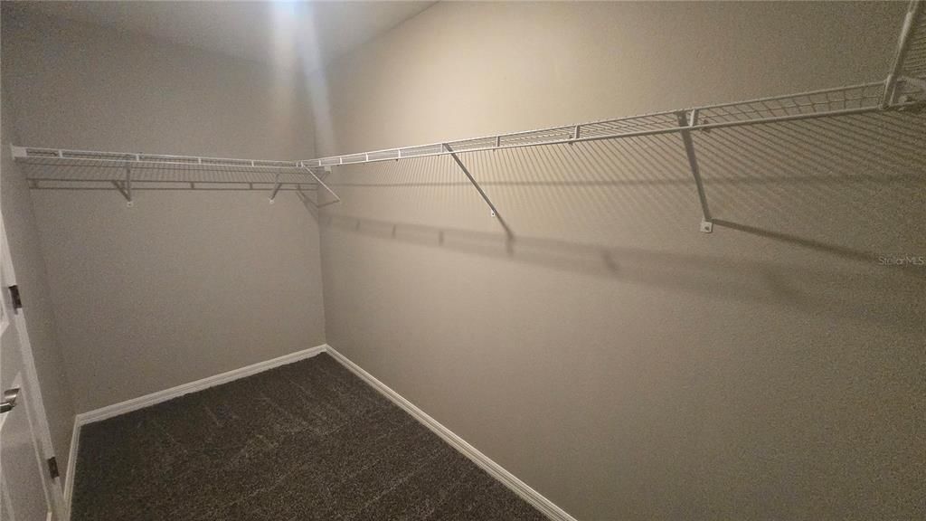 For Sale: $359,999 (4 beds, 2 baths, 1914 Square Feet)