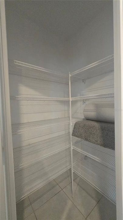 For Sale: $359,999 (4 beds, 2 baths, 1914 Square Feet)