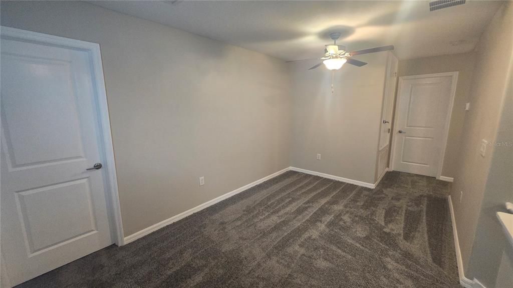 For Sale: $359,999 (4 beds, 2 baths, 1914 Square Feet)