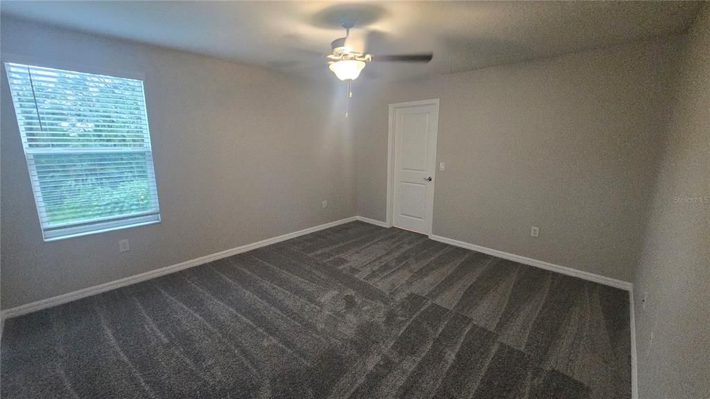 For Sale: $359,999 (4 beds, 2 baths, 1914 Square Feet)