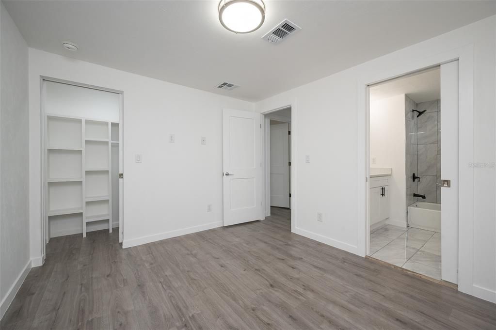 For Sale: $345,000 (3 beds, 2 baths, 1200 Square Feet)