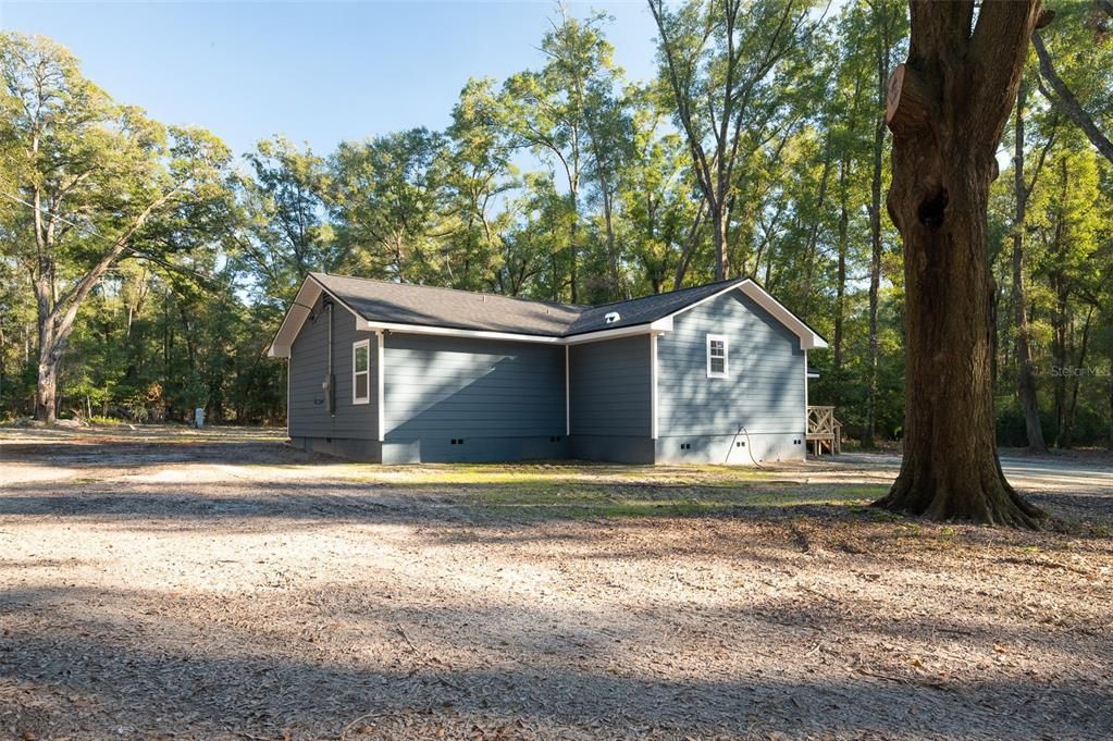 For Sale: $345,000 (3 beds, 2 baths, 1200 Square Feet)