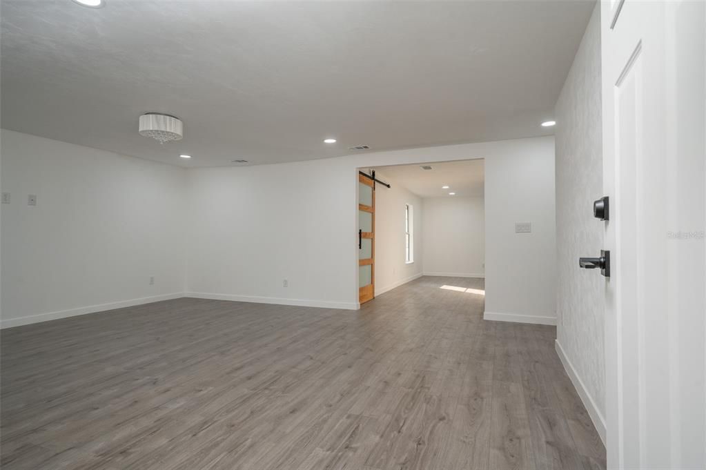 For Sale: $345,000 (3 beds, 2 baths, 1200 Square Feet)