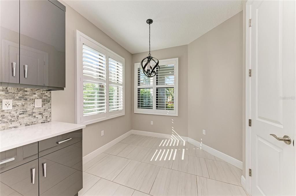 На продажу: $560,000 (2 спален, 2 ванн, 1671 Квадратных фут)