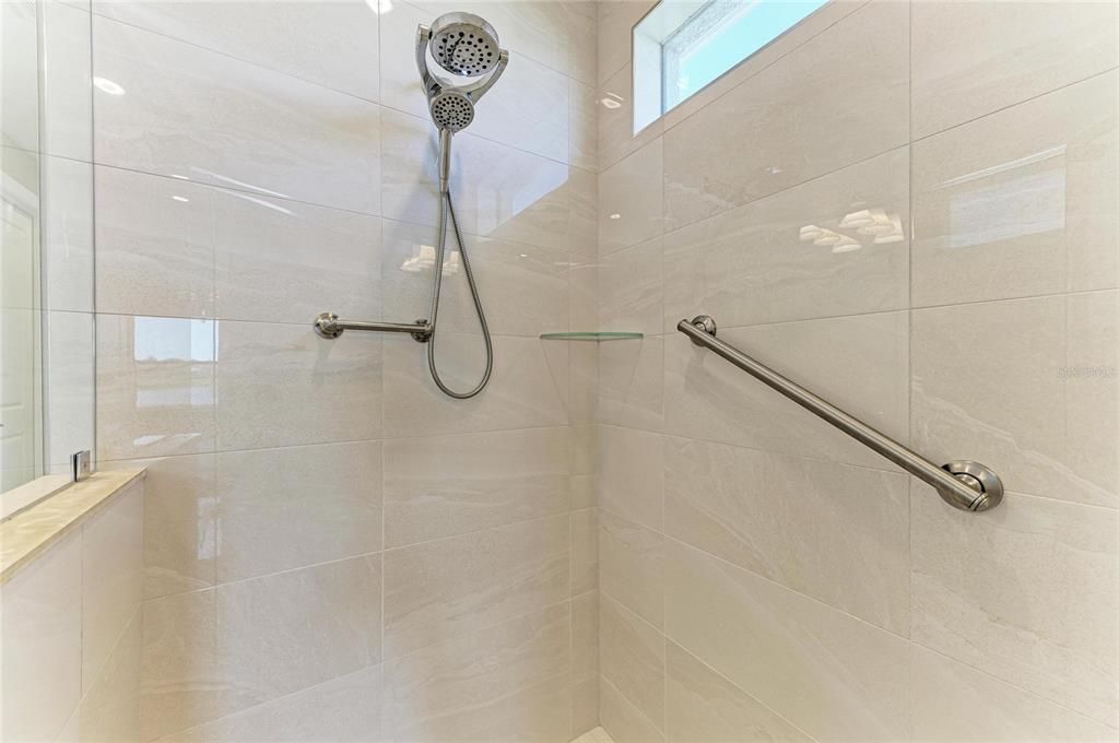 На продажу: $560,000 (2 спален, 2 ванн, 1671 Квадратных фут)