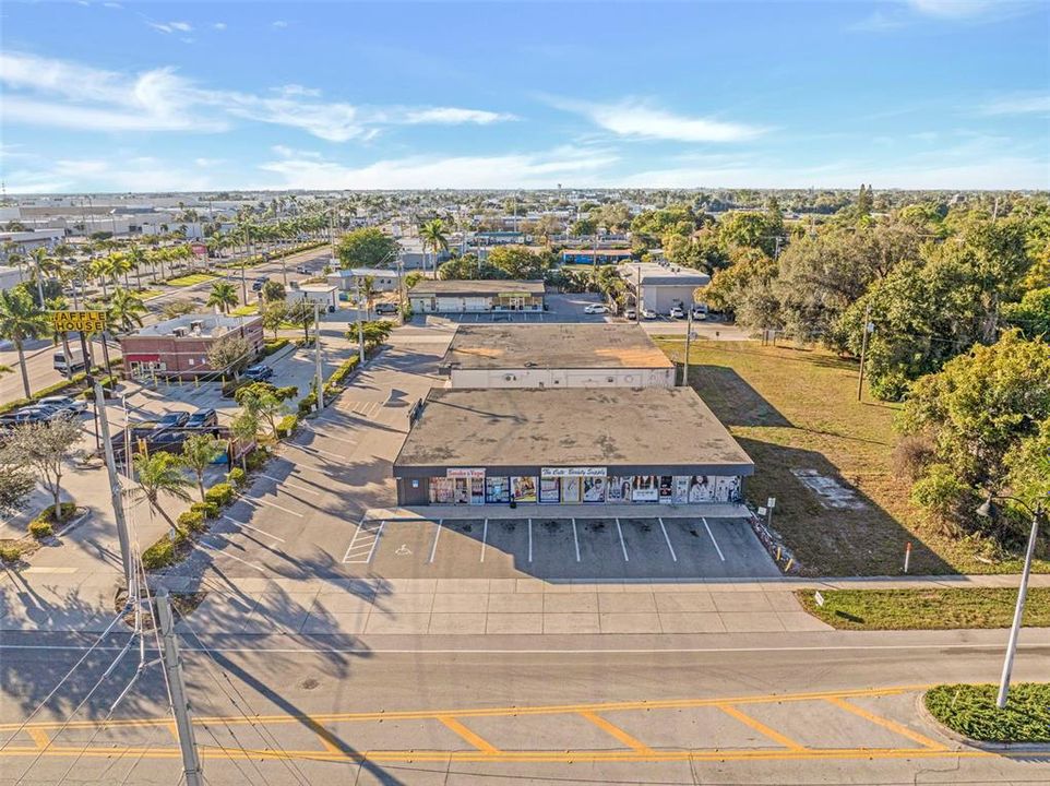 待售: $1,600,000 (0 贝兹, 0 浴室, 15000 平方英尺)