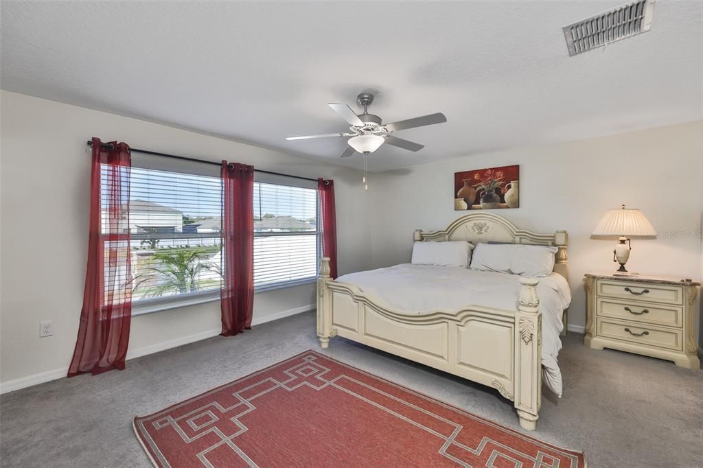 待售: $430,000 (4 贝兹, 3 浴室, 2557 平方英尺)