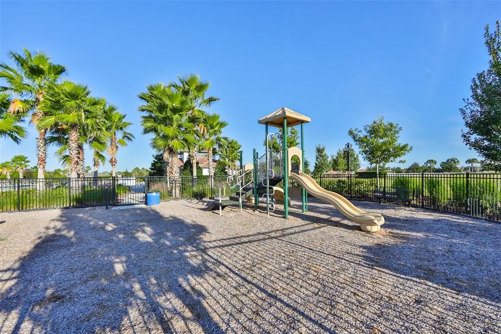 待售: $430,000 (4 贝兹, 3 浴室, 2557 平方英尺)