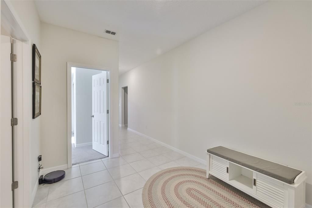 待售: $430,000 (4 贝兹, 3 浴室, 2557 平方英尺)