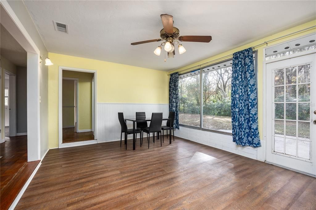 En Venta: $315,000 (3 camas, 2 baños, 1450 Pies cuadrados)