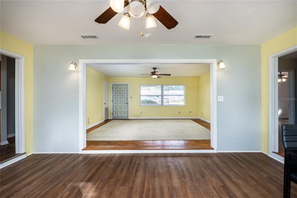 En Venta: $315,000 (3 camas, 2 baños, 1450 Pies cuadrados)