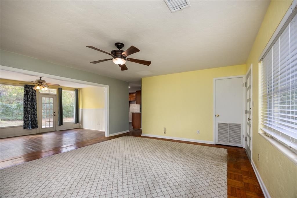 En Venta: $315,000 (3 camas, 2 baños, 1450 Pies cuadrados)