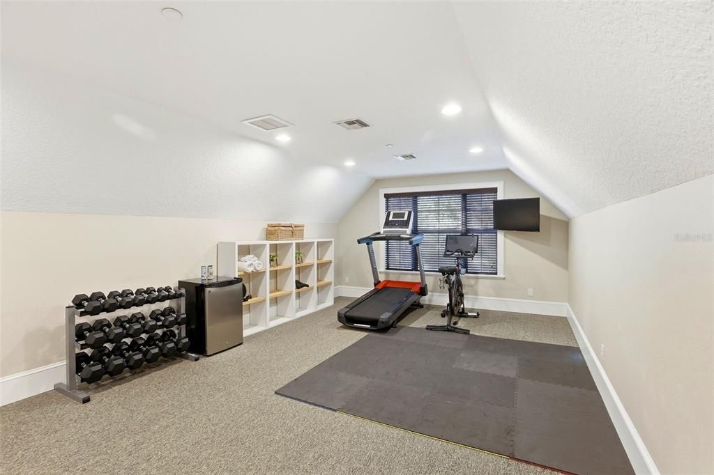 En Venta: $2,285,000 (6 camas, 4 baños, 5513 Pies cuadrados)