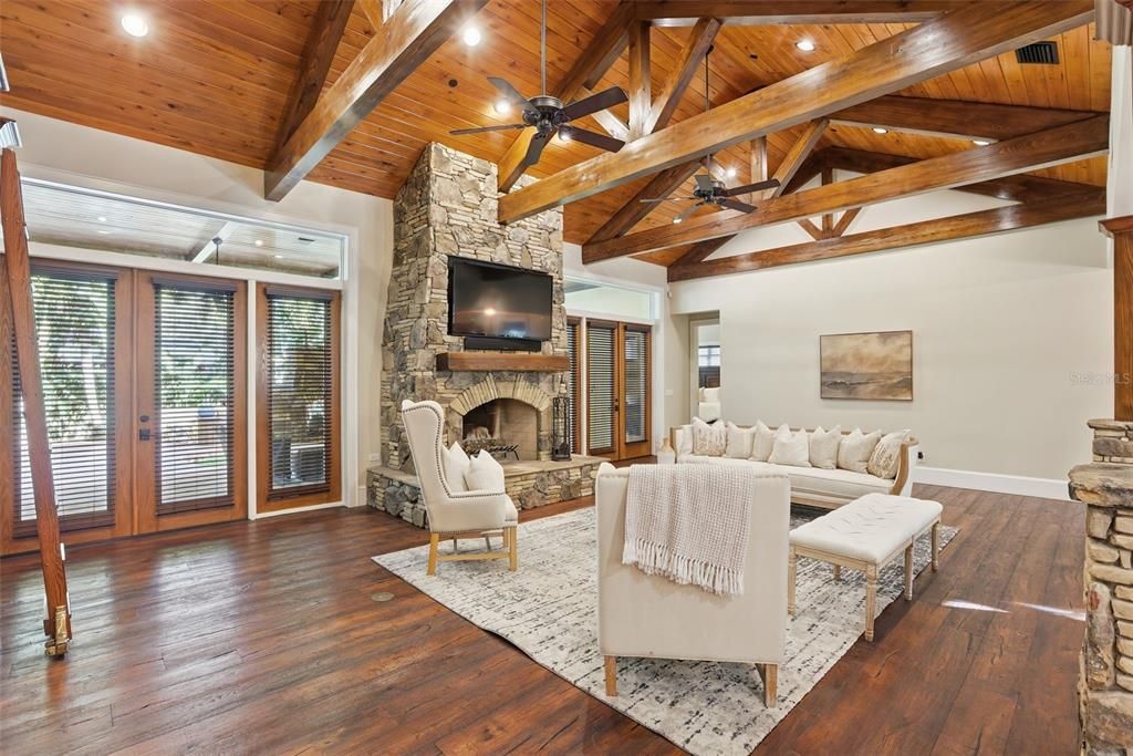 En Venta: $2,285,000 (6 camas, 4 baños, 5513 Pies cuadrados)