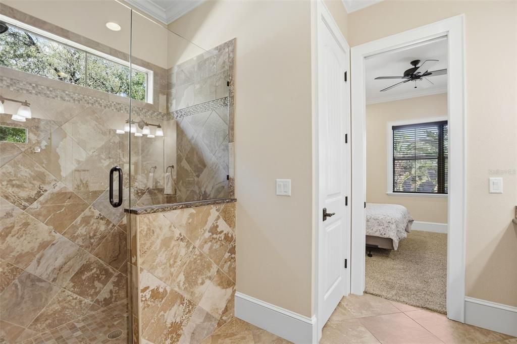 En Venta: $2,285,000 (6 camas, 4 baños, 5513 Pies cuadrados)