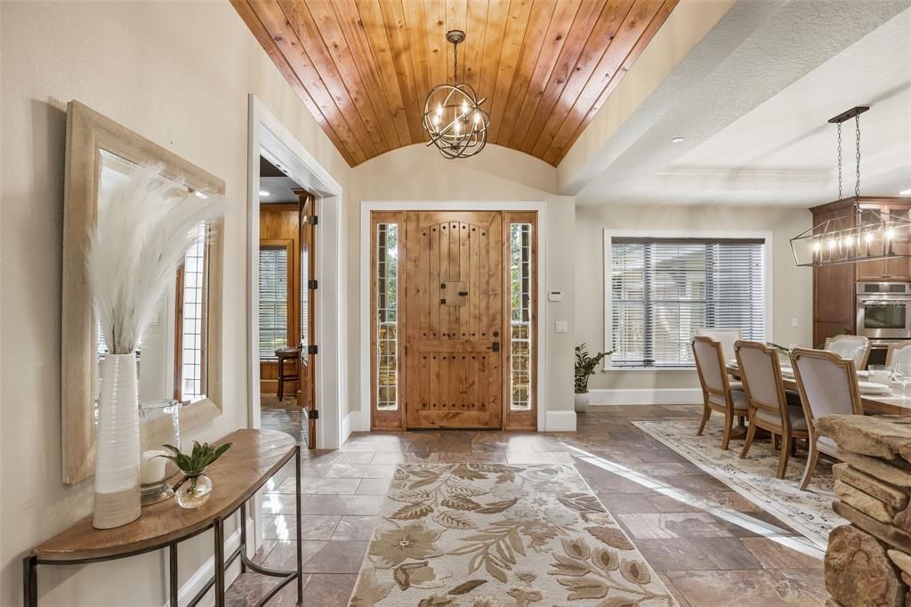 En Venta: $2,285,000 (6 camas, 4 baños, 5513 Pies cuadrados)