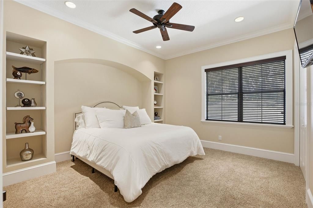 En Venta: $2,285,000 (6 camas, 4 baños, 5513 Pies cuadrados)