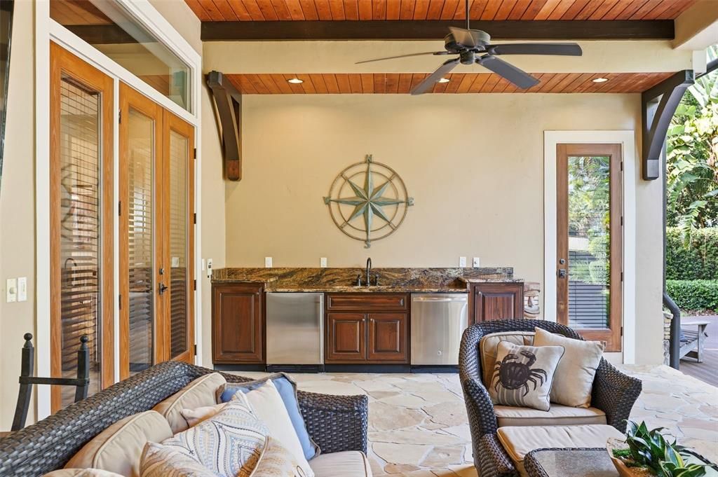 En Venta: $2,285,000 (6 camas, 4 baños, 5513 Pies cuadrados)