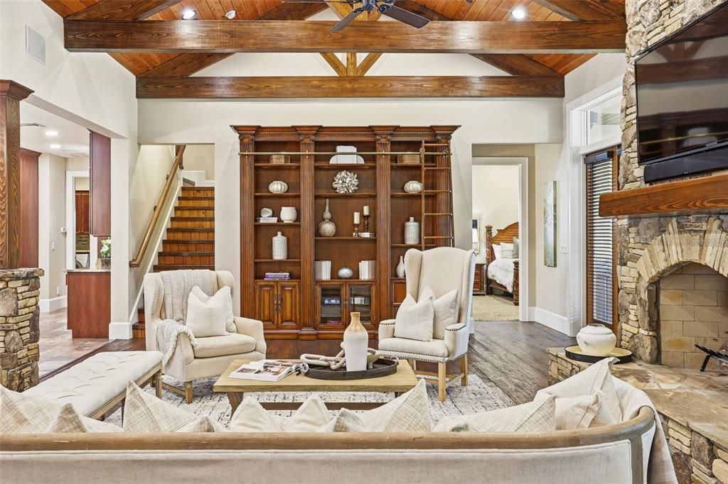 En Venta: $2,285,000 (6 camas, 4 baños, 5513 Pies cuadrados)