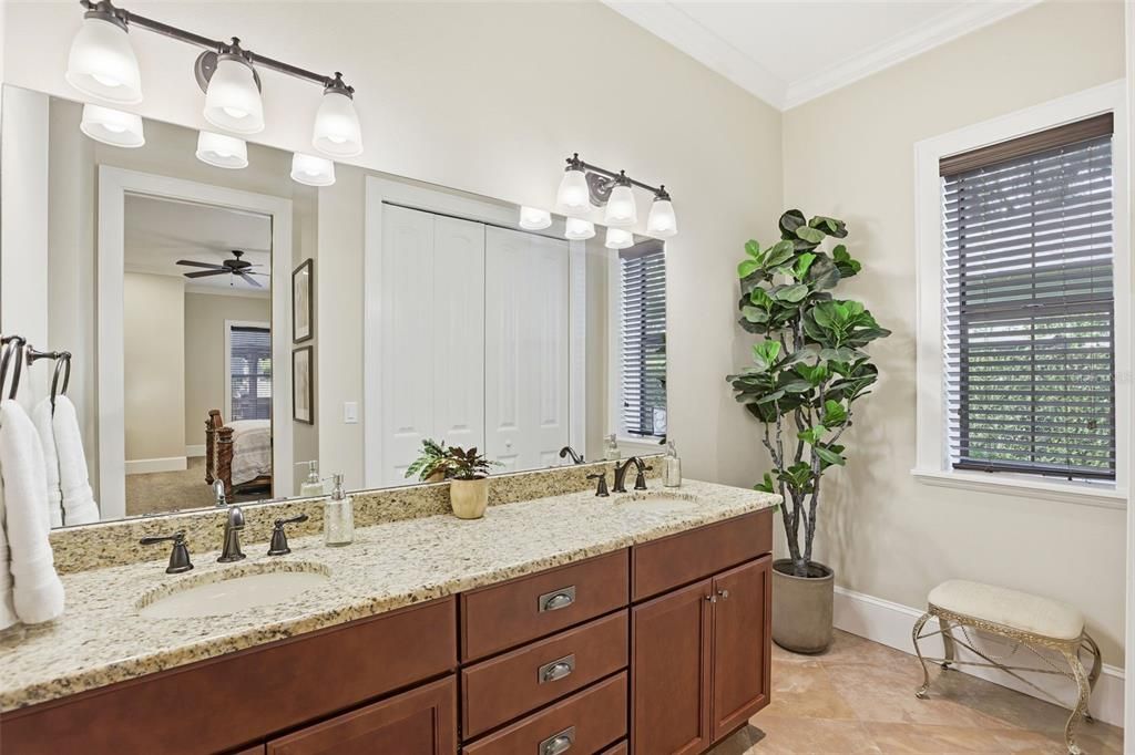 En Venta: $2,285,000 (6 camas, 4 baños, 5513 Pies cuadrados)