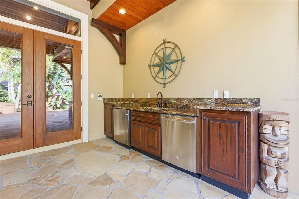 En Venta: $2,285,000 (6 camas, 4 baños, 5513 Pies cuadrados)