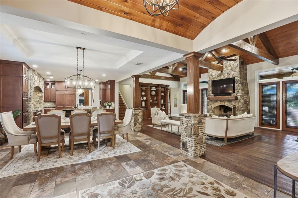 En Venta: $2,285,000 (6 camas, 4 baños, 5513 Pies cuadrados)