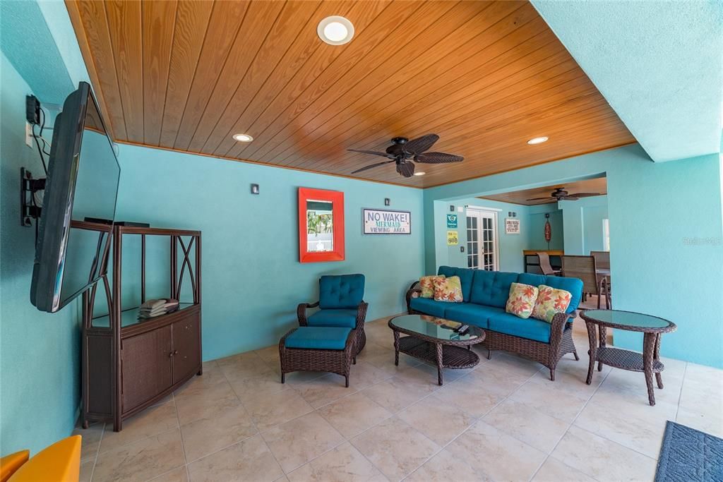 For Sale: $1,799,000 (2 beds, 2 baths, 1480 Square Feet)