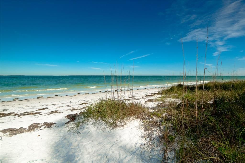 For Sale: $1,799,000 (2 beds, 2 baths, 1480 Square Feet)