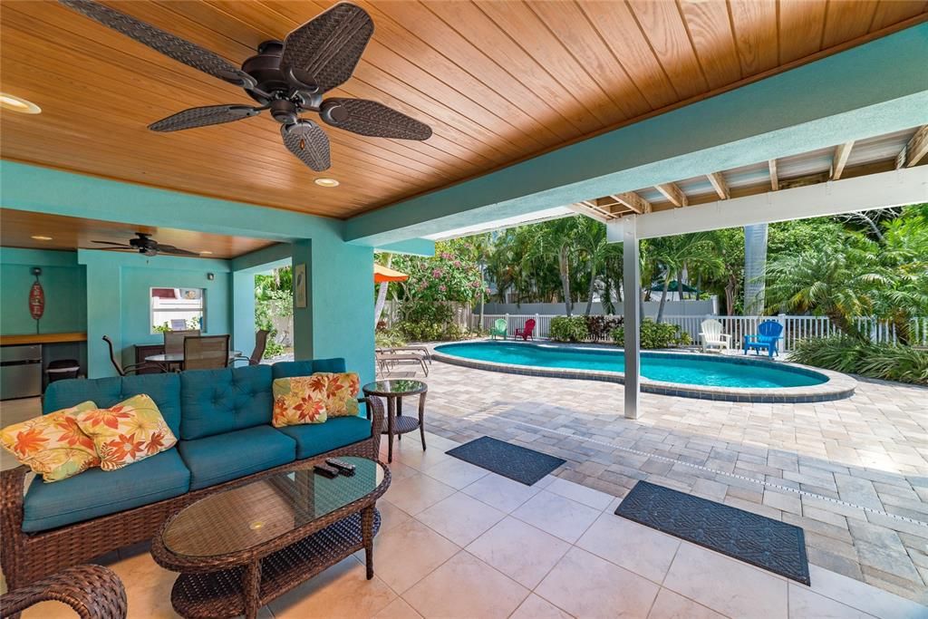 For Sale: $1,799,000 (2 beds, 2 baths, 1480 Square Feet)