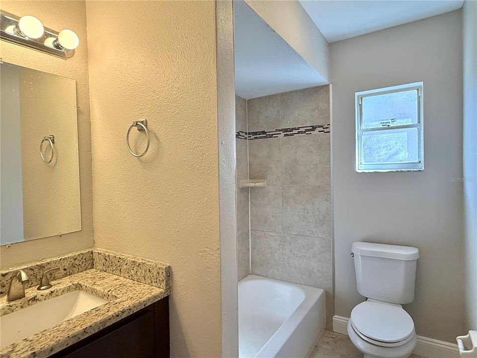 В аренду: $2,198 (4 спален, 2 ванн, 1813 Квадратных фут)