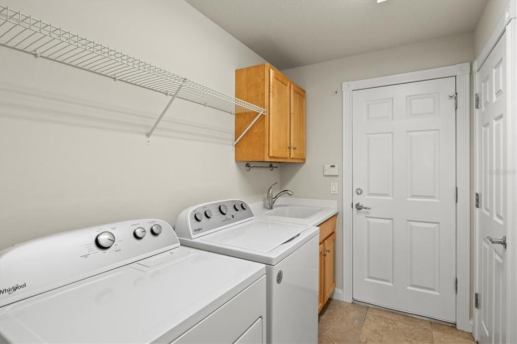 На продажу: $350,000 (3 спален, 2 ванн, 1554 Квадратных фут)