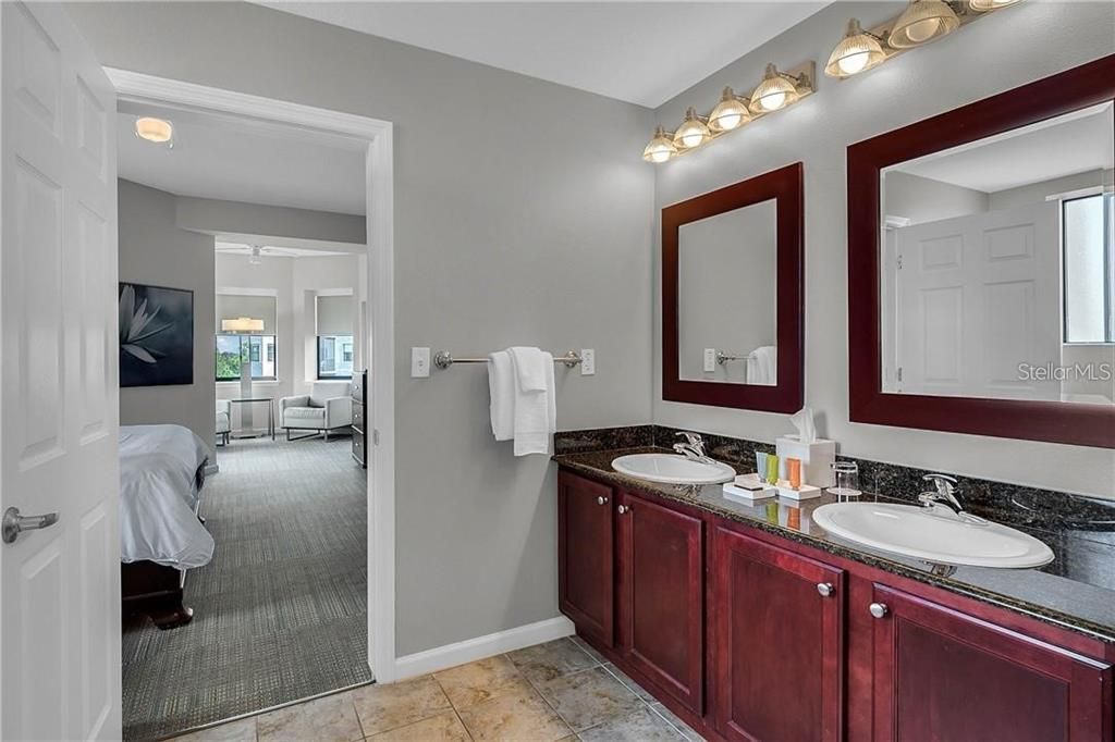 待售: $270,000 (3 贝兹, 3 浴室, 1544 平方英尺)