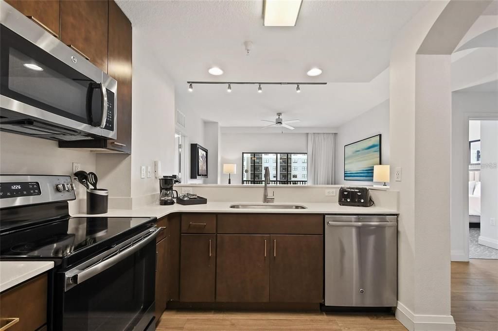 待售: $270,000 (3 贝兹, 3 浴室, 1544 平方英尺)