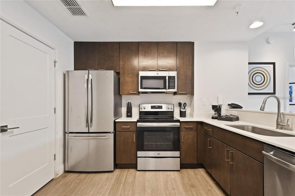 待售: $270,000 (3 贝兹, 3 浴室, 1544 平方英尺)