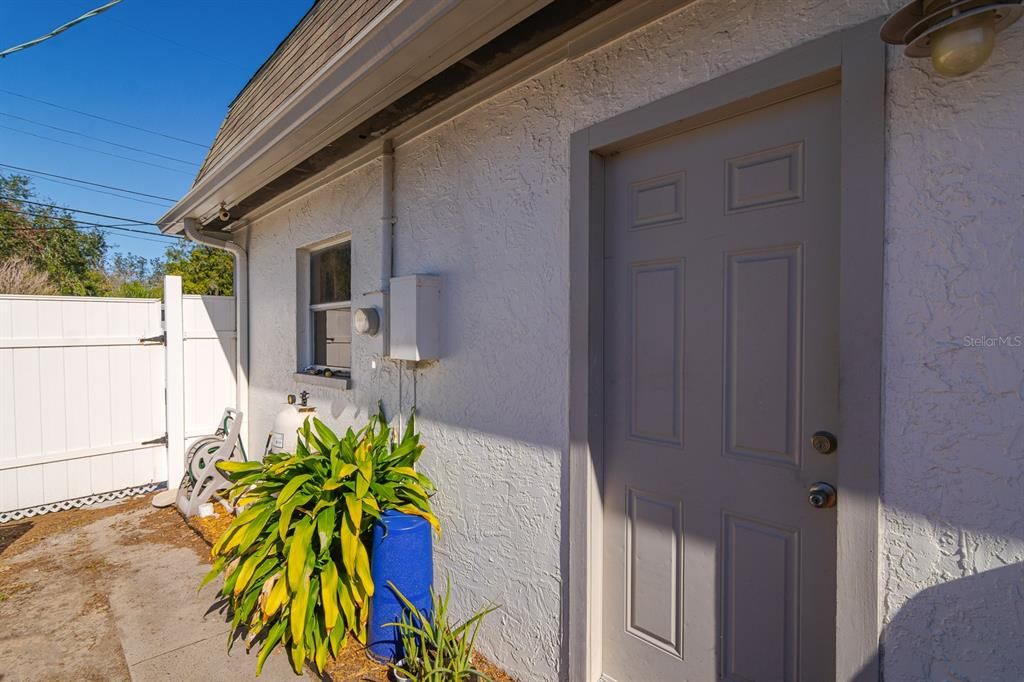 For Sale: $399,999 (3 beds, 2 baths, 1981 Square Feet)