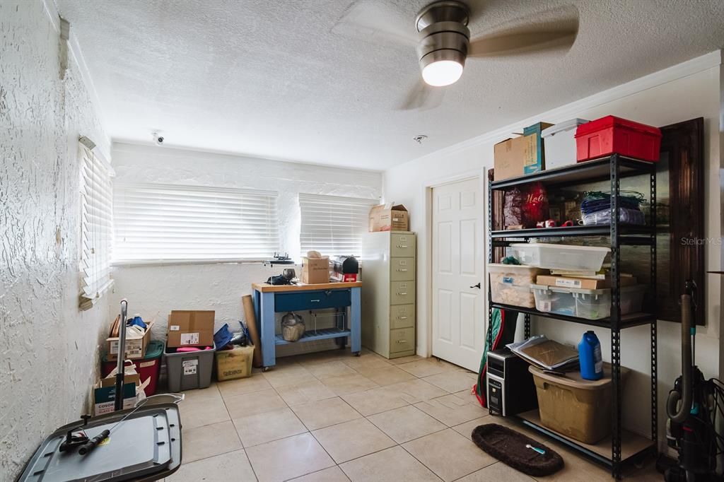 For Sale: $399,999 (3 beds, 2 baths, 1981 Square Feet)