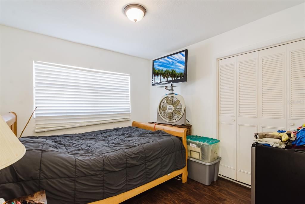 For Sale: $399,999 (3 beds, 2 baths, 1981 Square Feet)