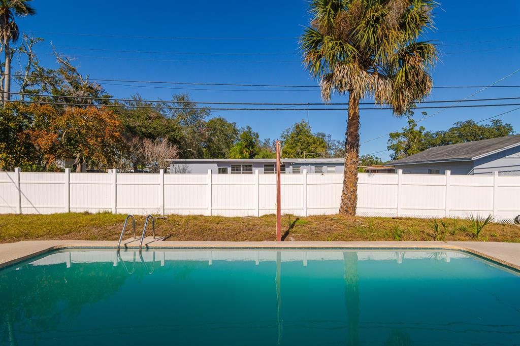 For Sale: $399,999 (3 beds, 2 baths, 1981 Square Feet)