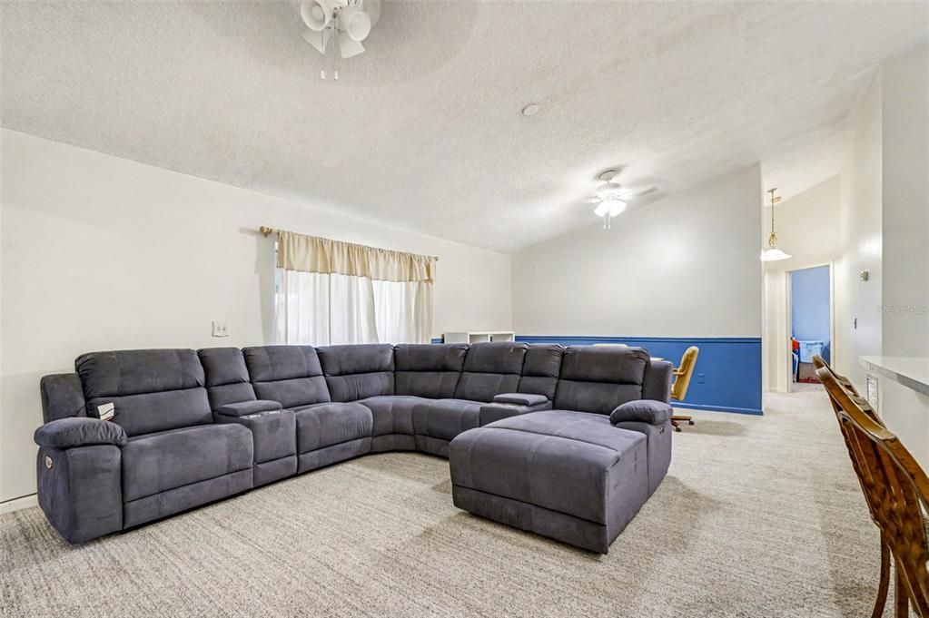 For Sale: $320,000 (3 beds, 2 baths, 2313 Square Feet)