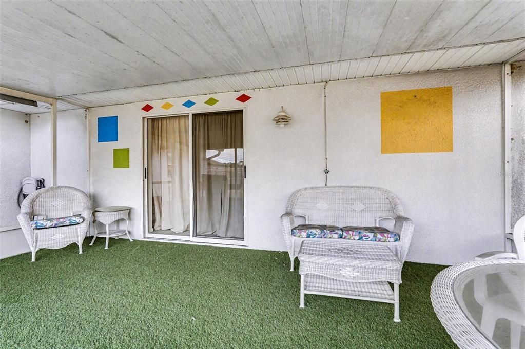 For Sale: $320,000 (3 beds, 2 baths, 2313 Square Feet)