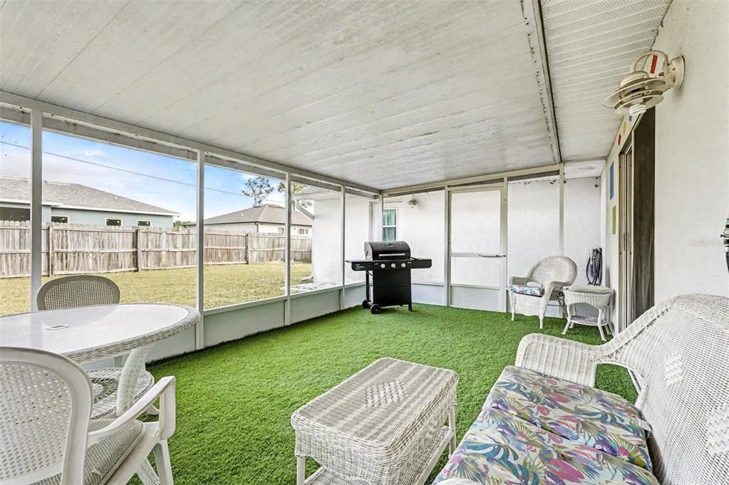 For Sale: $320,000 (3 beds, 2 baths, 2313 Square Feet)