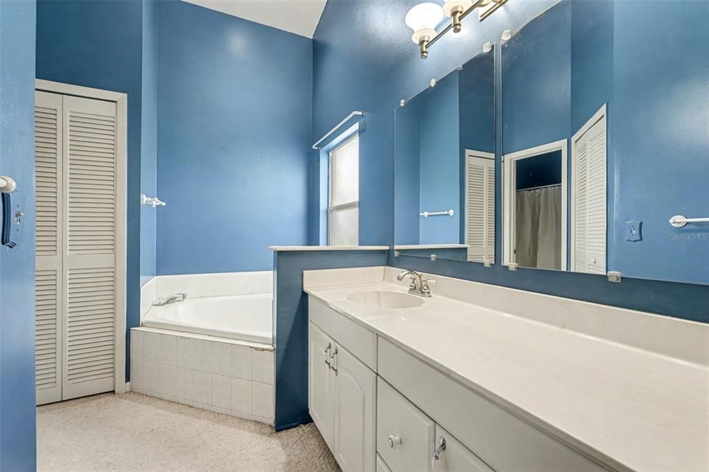 For Sale: $320,000 (3 beds, 2 baths, 2313 Square Feet)