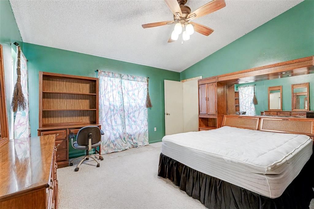 For Sale: $320,000 (3 beds, 2 baths, 2313 Square Feet)