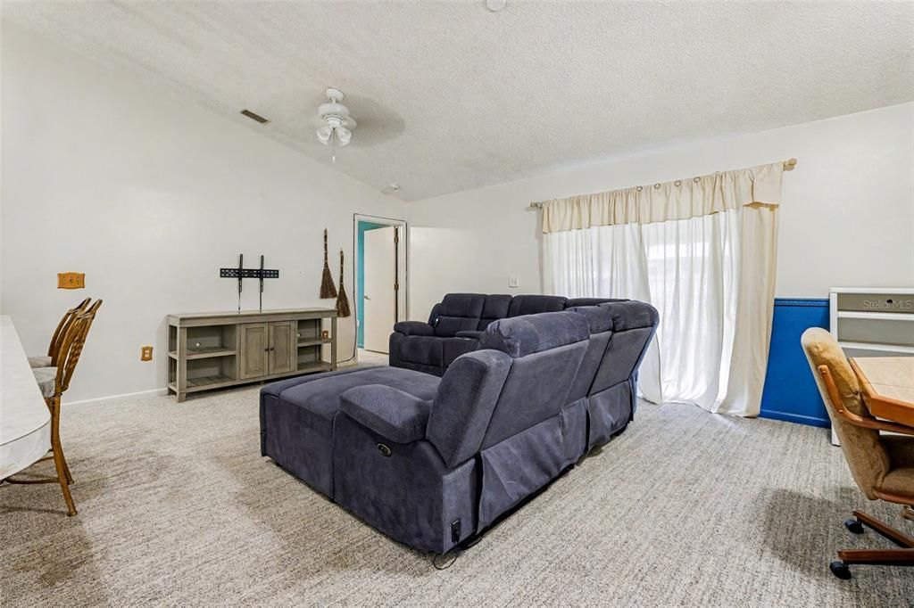 For Sale: $320,000 (3 beds, 2 baths, 2313 Square Feet)