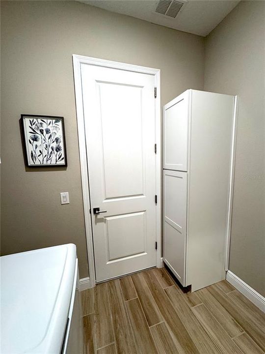 For Sale: $449,000 (2 beds, 2 baths, 1437 Square Feet)